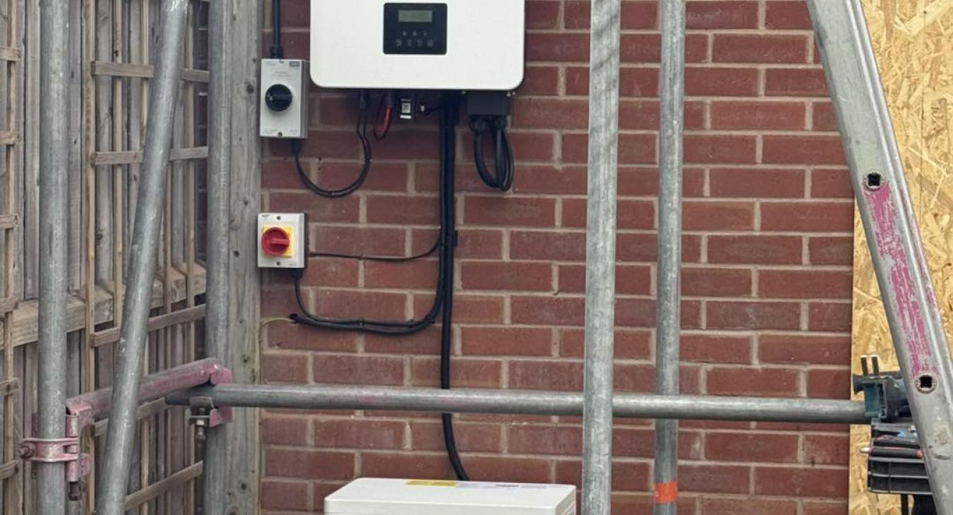 Solar Panels With Battery Storage In Princethorpe